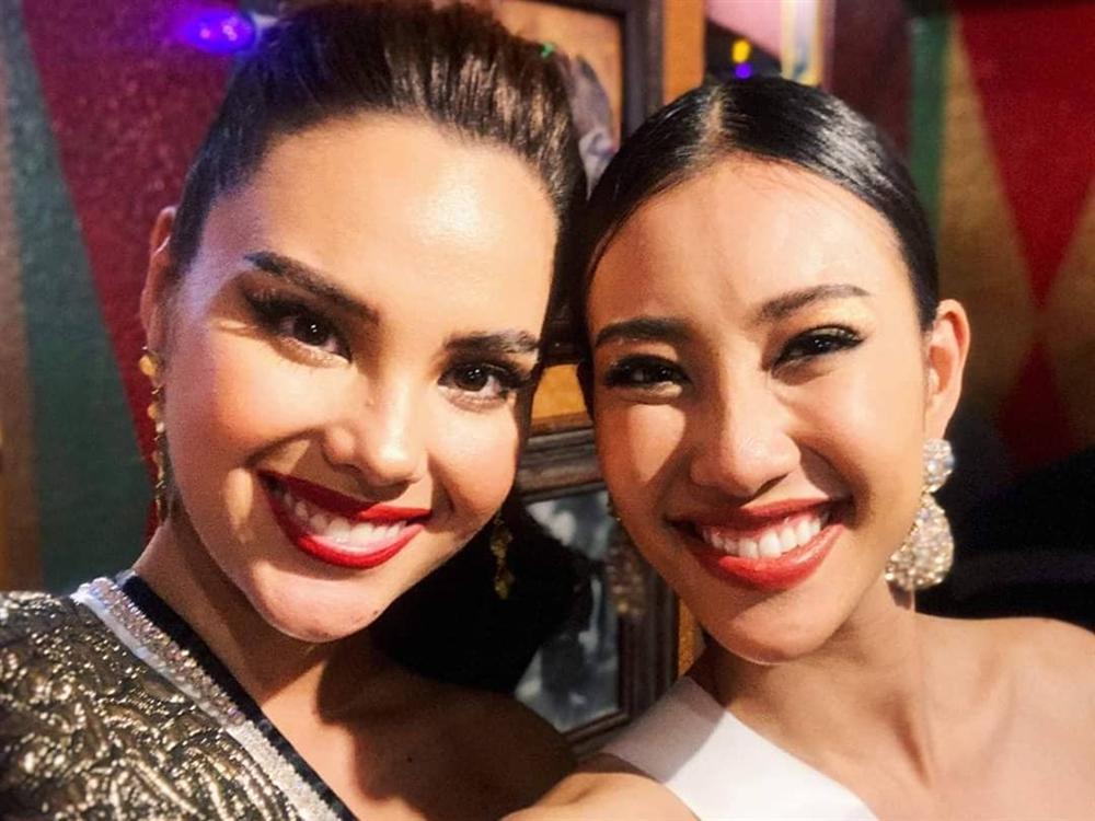 Miss Universe 2019 ngày thứ tư: Hoàng Thùy diện váy quây chanh sả, chờ mãi cũng đọ sắc Puerto Rico-11