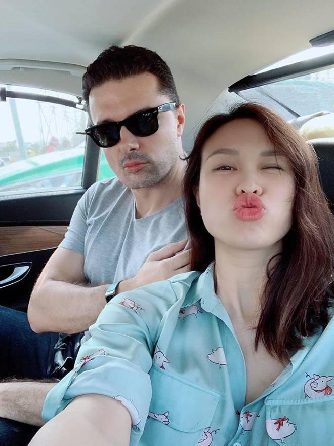 Cảnh bỉm sữa của Lan Khuê sau 1 tuần sinh: Cho con bú, áo xộc xệch chẳng kịp cài cúc-4