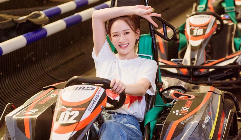 Trần Kiều Ân tuổi 40 vẫn khiến doanh nhân kém 9 tuổi mê mẩn-4