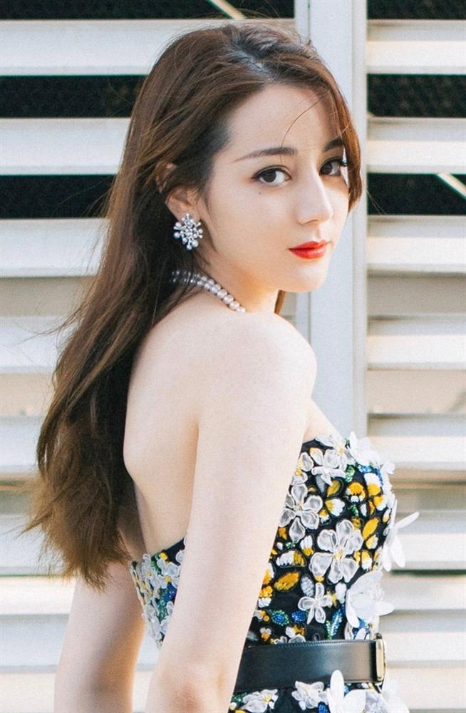 CHUYỆN LẠ KHÓ TIN: Vương Nhất Bác, Tiêu Chiến lọt Top nghệ sĩ bị ghét nhất Cbiz 2019-6