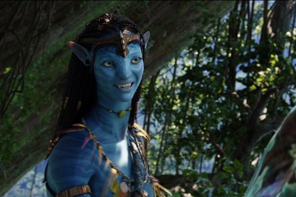 Neytiri trong Avatar: Bom tấn Avatar (2009) là đỉnh cao về công nghệ kỹ xảo do đạo diễn James Cameron nhào nặn. Trong đó, nhân vật Neytiri của Zoe Saldana được ca ngợi hết lời với từng cử động, từng ánh mắt đầy sức sống. Sự kết hợp giữa diễn xuất của Saldana và công nghệ CGI là vô cùng tuyệt vời. Nhưng có lẽ chính điều đó khiến minh tinh không thể nhận đề cử Oscar về diễn xuất hồi đầu 2010.