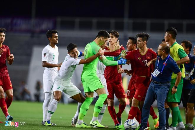 Ảnh chế hai em út U22 Việt Nam phản ứng gắt ở trận gặp Indonesia-1