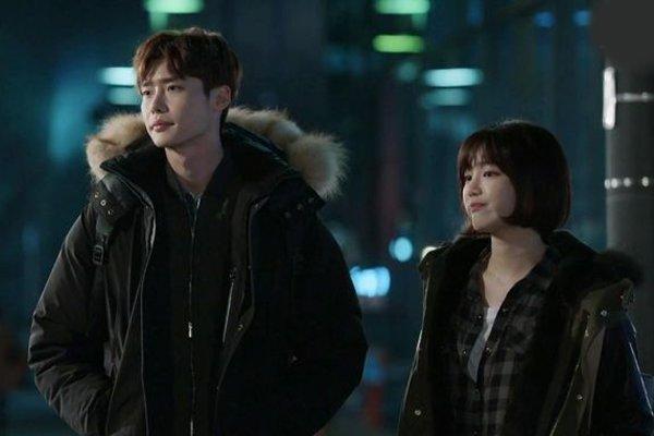 Bị trai lừa đưa vào khách sạn, vừa thấy người này quay mặt tôi quỳ sụp xin tha-1