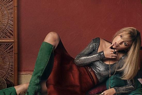 Taylor Swift trông khác lạ, diện toàn hàng hiệu trên tạp chí