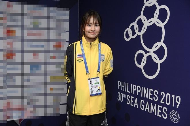 Nhan sắc 2 nhân viên y tế của Việt Nam và Thái Lan tại SEA Games-1