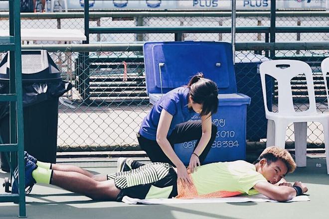 Nhan sắc 2 nhân viên y tế của Việt Nam và Thái Lan tại SEA Games-3