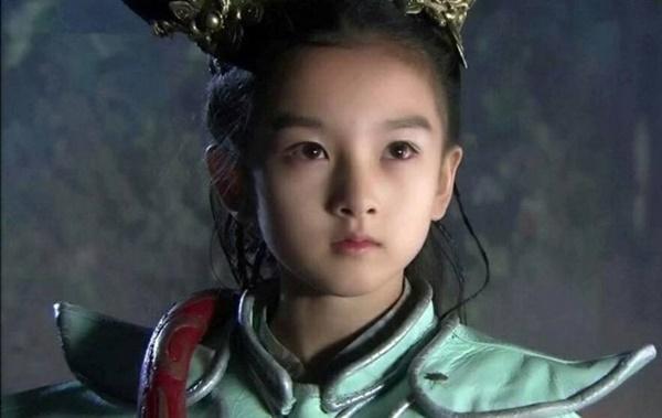 Na Tra Tống Tổ Nhi: Cặp kè thiếu gia năm 16, ăn chơi thác loạn và chuyển mình ngoạn mục-3