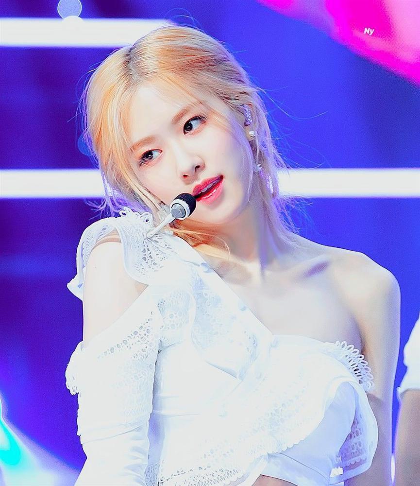Tae Yeon (SNSD) được ví như người phụ nữ ly hôn 7 lần khi hát-3