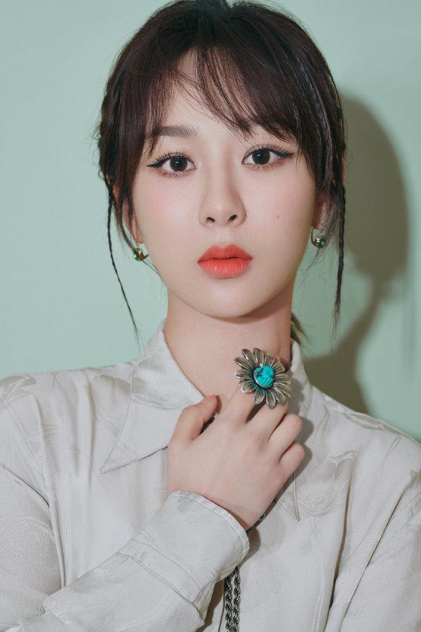 4 ngôi sao hiếm hoi từng được kẻ thù không đội trời chung của Cbiz hết lời khen ngợi-1