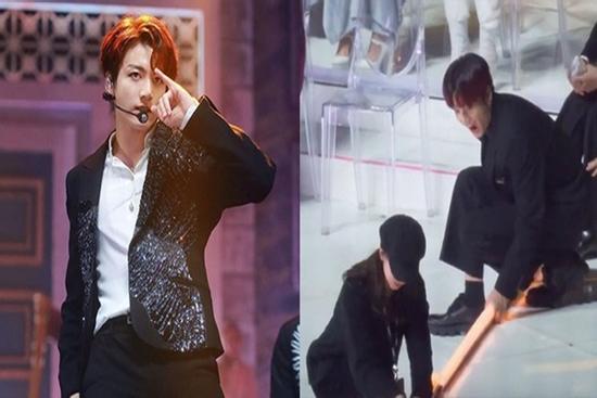 Jungkook (BTS) sửa sân khấu giúp nhân viên