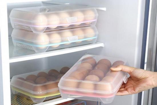 Tại sao không nên để trứng ở cánh cửa tủ lạnh