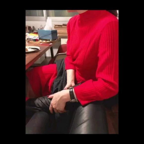 Song Hye Kyo bí mật đi hẹn hò lại còn chấp nhận ngồi xoa bóp chân cho nhân vật giấu mặt-1