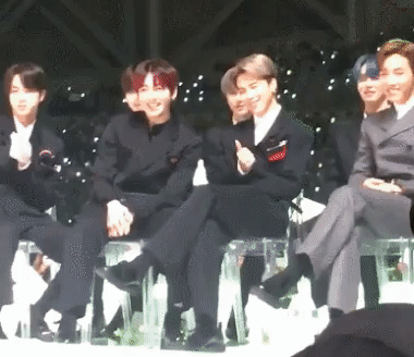 Hiếm hoi lắm mới thấy cả 7 nam thần BTS ngã vào bể tình vì một bóng hồng như thế này!-8