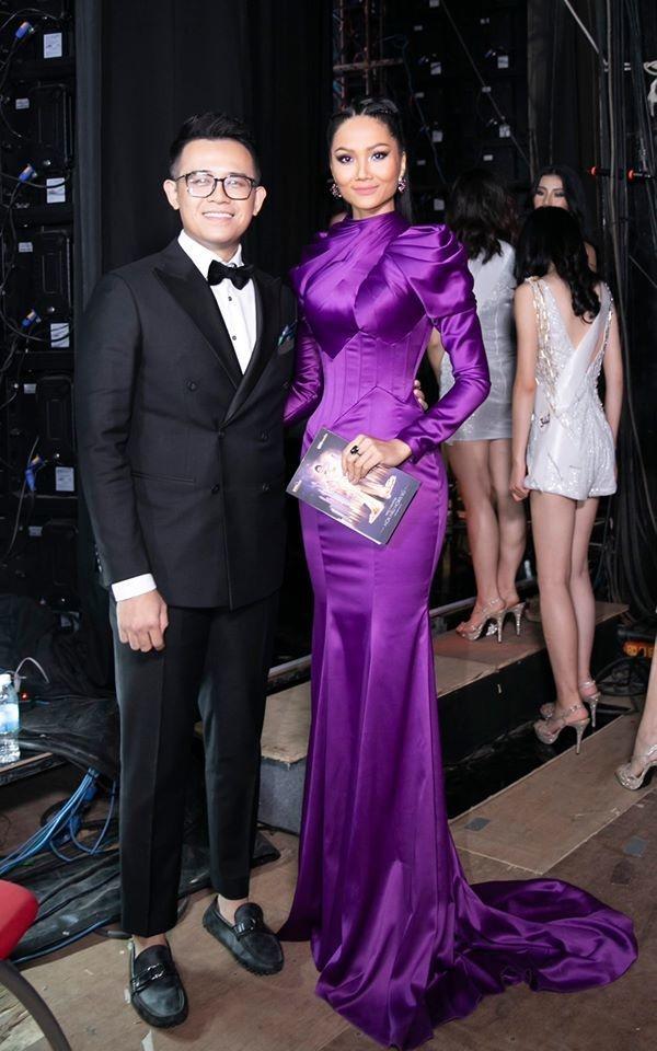 Cùng khoe vòng 1 trên thảm đỏ, Thanh Hằng được khen tinh tế hơn Vũ Thu Phương-10