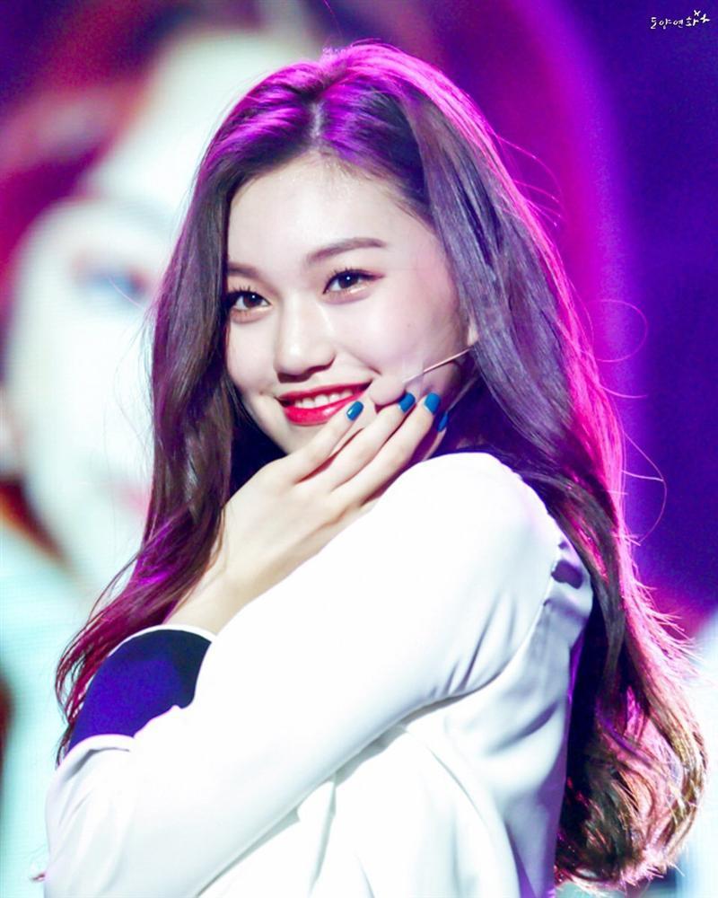 Thần tượng Kpop cao 1,73 m, vóc dáng như người mẫu-2