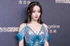 Thảm đỏ Cosmo: Địch Lệ Nhiệt Ba khoe vòng 1 'bỏng mắt', Yoona lép vế dàn mỹ nhân Hoa ngữ