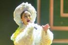 Hoàng Thùy Linh hát 'Bánh trôi nước' ở bán kết Hoa hậu Hoàn vũ