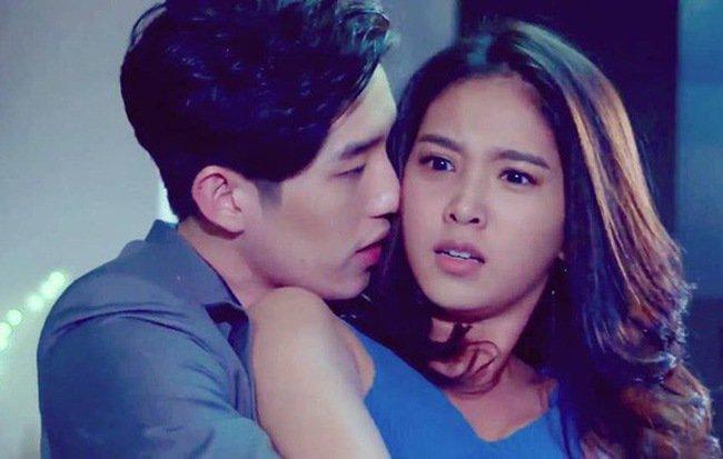 Đọc được tin nhắn mẹ anh gửi đến, tôi vơ quần áo chạy vội khỏi khách sạn-2