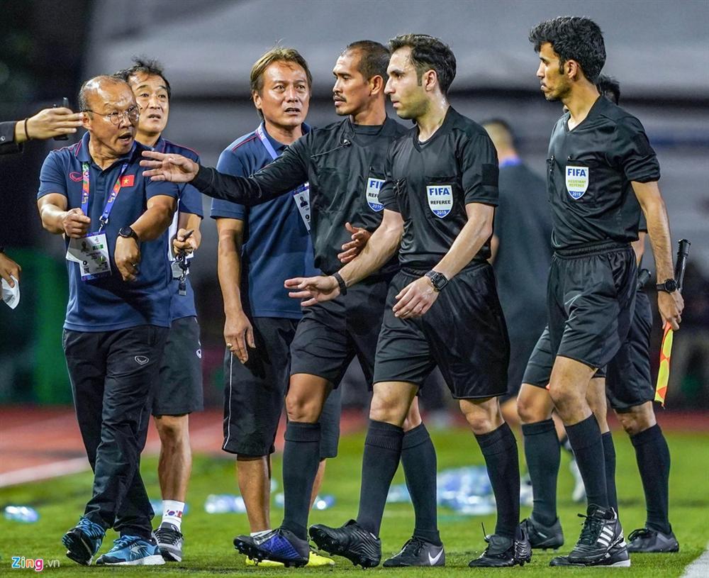 Giây phút Đức Chinh hạ gục U22 Singapore ngập tràn cảm xúc-6