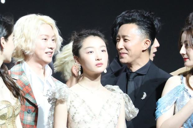 Han Geng ôm Hee Chul sau 10 năm rời Super Junior-5