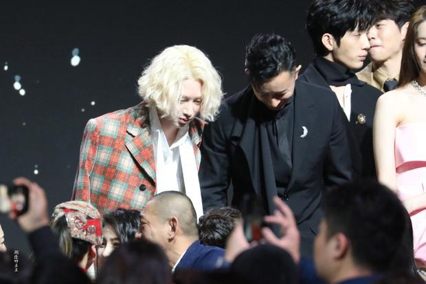 Han Geng ôm Hee Chul sau 10 năm rời Super Junior-6