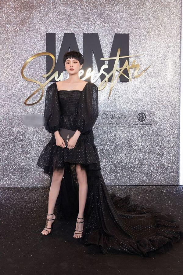 SAO MẶC XẤU: Võ Hoàng Yến lộ eo bánh mì - Ninh Dương Lan Ngọc rườm rà sến sẩm-8