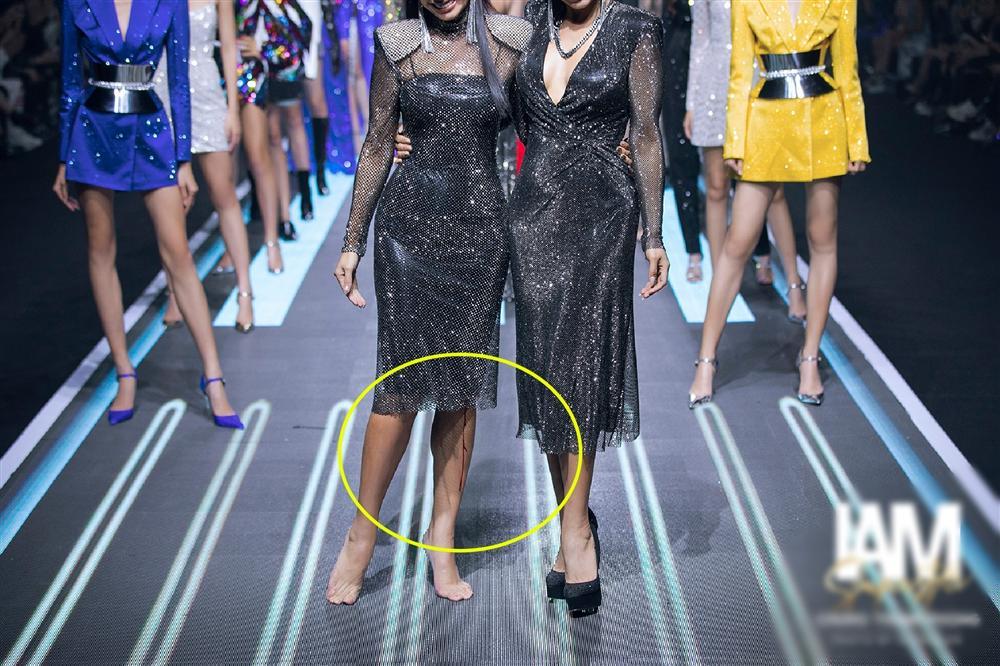 Sau cú ngã đau đớn trên sàn catwalk, Thúy Hạnh bất ngờ nhận được cơn mưa lời khen-3