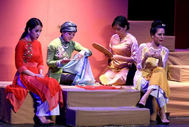 Sân khấu lao đao vì diễn viên nổi tiếng mải chạy show-2