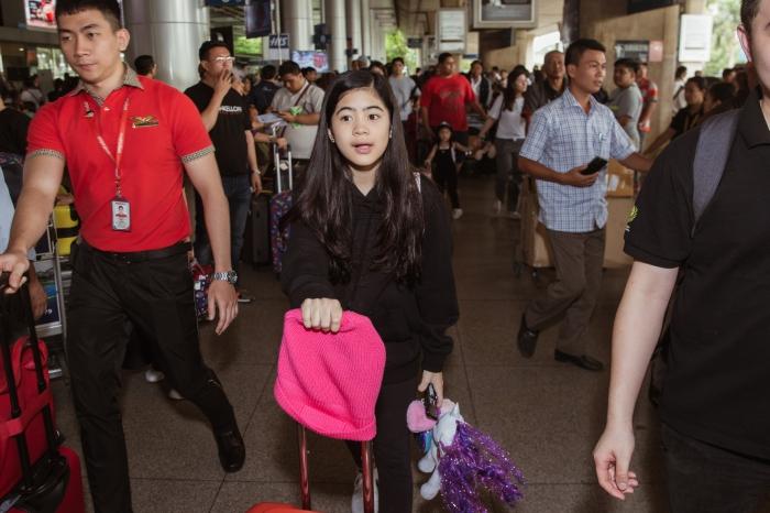 Fiona Fung, Young Jae (B.A.P) cùng dàn nghệ sĩ châu Á đổ bộ sân bay Tân Sơn Nhất-7