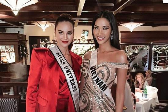 Sau 7 ngày khiến fans chờ vật vã, Hoàng Thùy đã có ảnh đọ sắc đương kim hoa hậu Catriona Gray