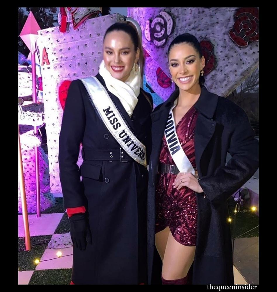 Sau 7 ngày khiến fans chờ vật vã, Hoàng Thùy đã có ảnh đọ sắc đương kim hoa hậu Catriona Gray-14