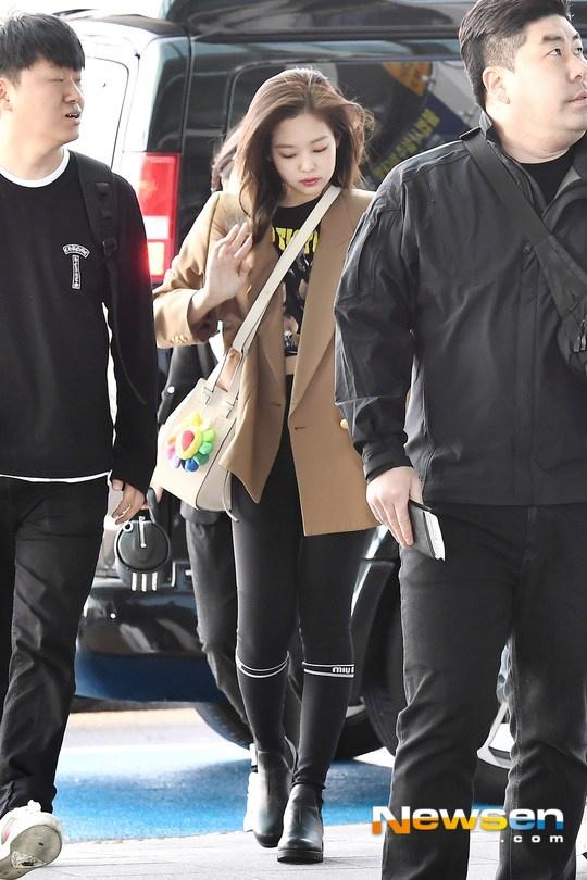 Lisa và dàn mỹ nhân Hàn gợi ý cách phối đồ đẹp khi đi boots-3