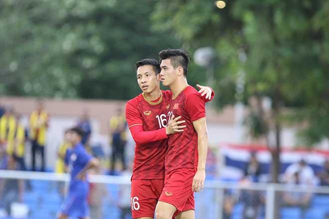 Đồng đội mắc lỗi, Tiến Linh lập tức sửa sai ghi bàn thắng đầu tiên vào lưới U22 Thái Lan-1