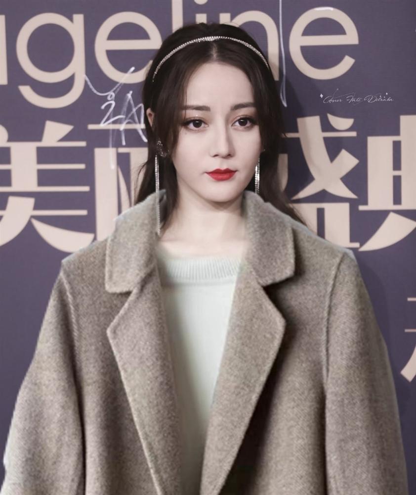 Dưới bàn tay của thợ photoshop Địch Lệ Nhiệt Ba từ nàng tiên cá siêu gợi cảm hóa bà nội trợ-7