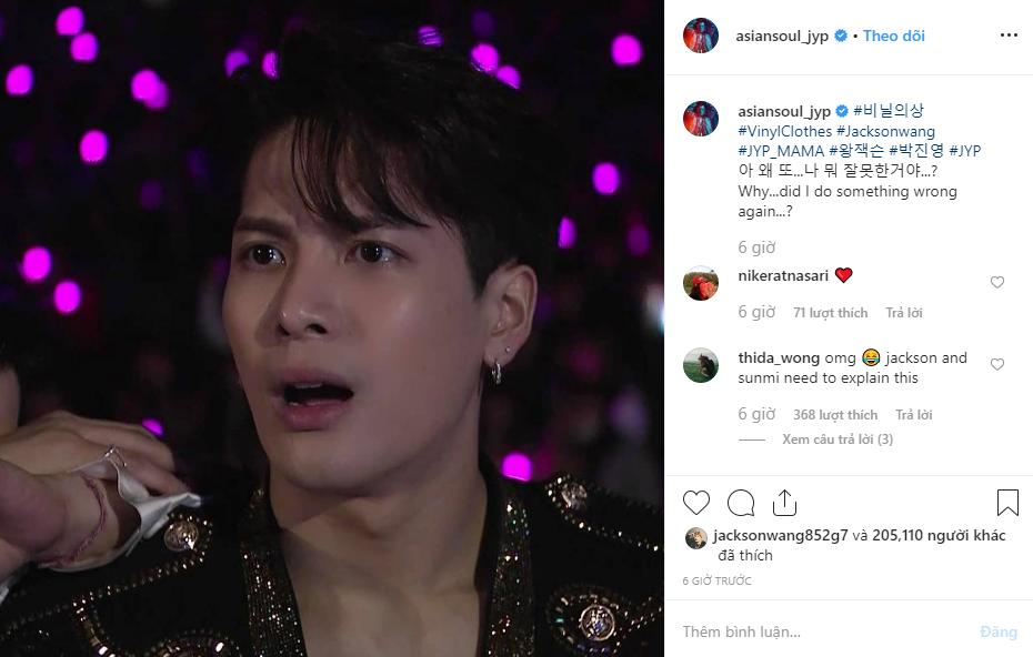 Jackson (GOT7) sốc không khép nổi miệng khi chứng kiến Hwasa ngồi lên đùi chủ tịch JYP-3