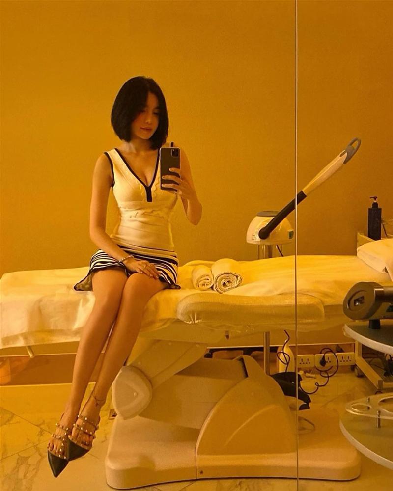 Elly Trần lộ body gầy guộc, mỏng như lá lúa: Fan kêu gọi Truyền thái y-6