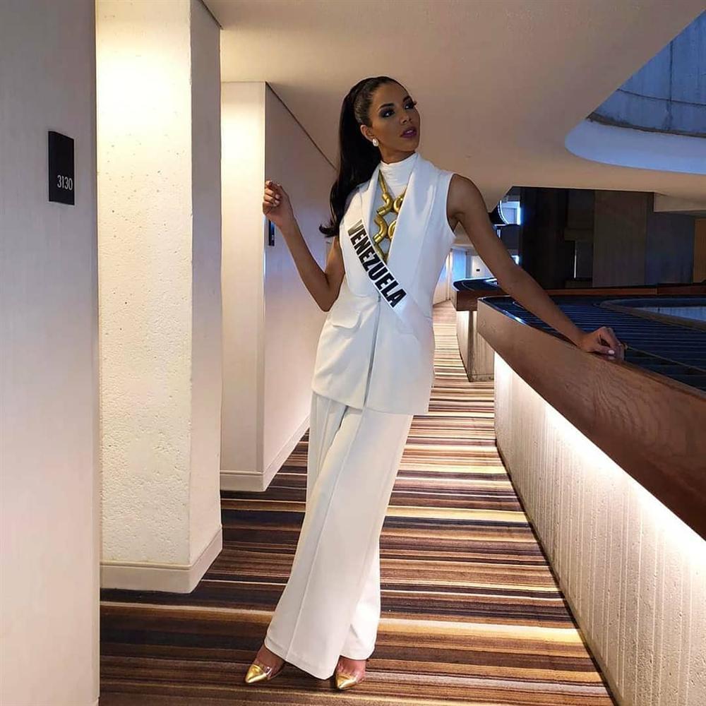 Miss Universe 2019 ngày thứ 7: Đối thủ lên đồ rực rỡ, tìm Hoàng Thùy khó như mò kim đáy bể-19