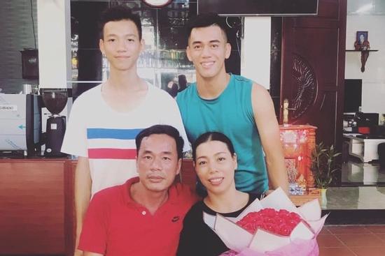 Tiến Linh và những chuyện ít biết về cuộc sống ngoài sân cỏ