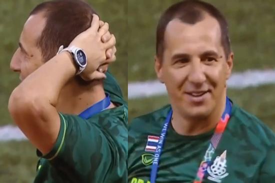 NGHIỆP QUẬT: HLV thể lực từng 'cà khịa' thầy Park ôm đầu cười như mếu khi U22 Việt Nam gỡ hòa