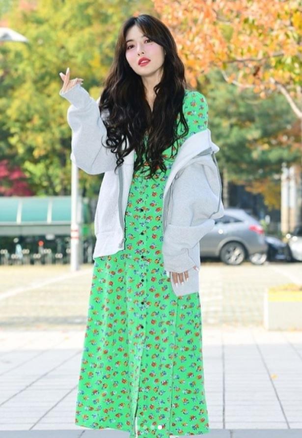 Không phải đồ hở hang, HyunA ngoài đời thích mặc váy áo hoa nữ tính-3