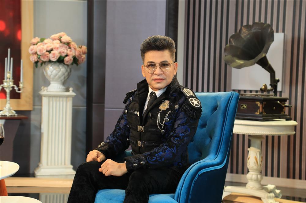 MC Thanh Bạch chê thẳng mặt đạo diễn Lê Hoàng: Giọng nói bẹt, ngoại hình xấu-2