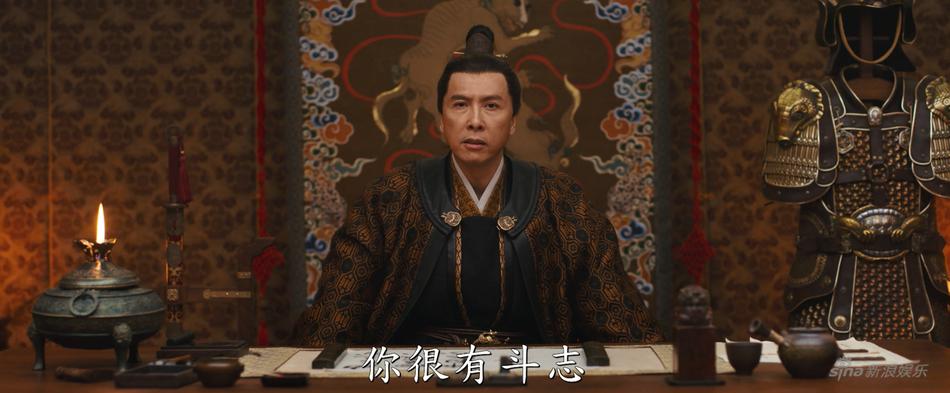 Lưu Diệc Phi nhạt nhòa và lép vế trước Củng Lợi trong trailer phim Mulan-4