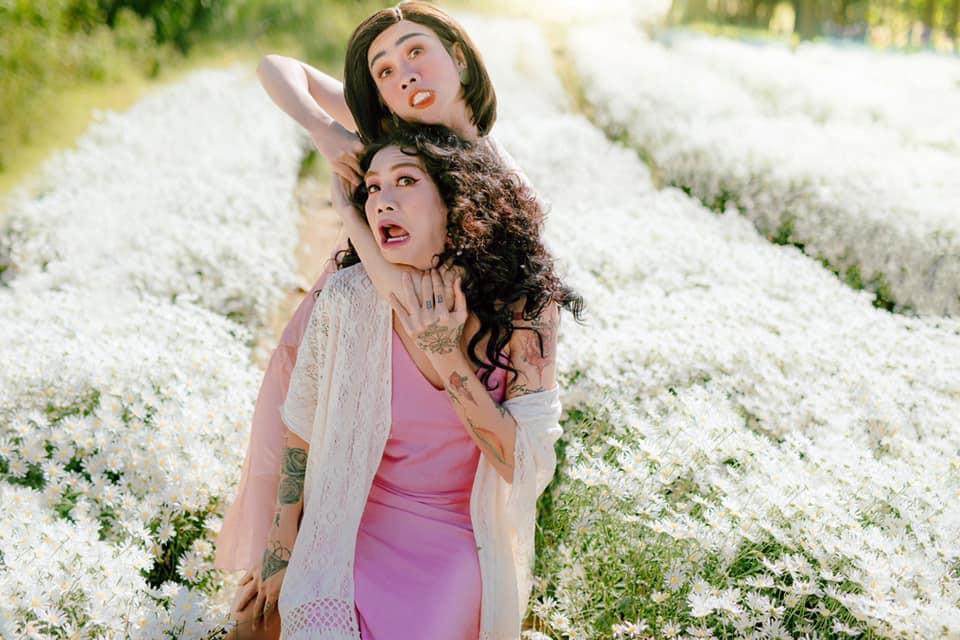 Chỉ có thể là BB Trần - Hải Triều: Cover ảnh chị chị em em của Hà Hồ - Thanh Hằng mà chặt đẹp bản gốc-5