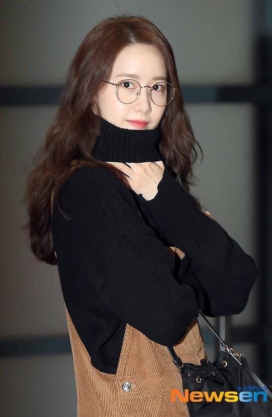 Cách hack tuổi siêu đỉnh của Yoona: Mặc quần yếm, đeo kính Nobita đáng yêu-3