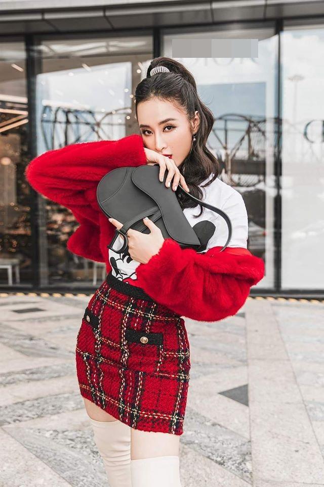 Hương Giang lên đồ giản dị vẫn đẹp bất chấp - Hồ Ngọc Hà mặc áo nude bó sát phô diễn vòng 1 sexy-1