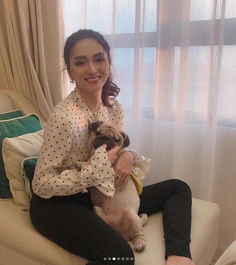 Hương Giang lên đồ giản dị vẫn đẹp bất chấp - Hồ Ngọc Hà mặc áo nude bó sát phô diễn vòng 1 sexy-4