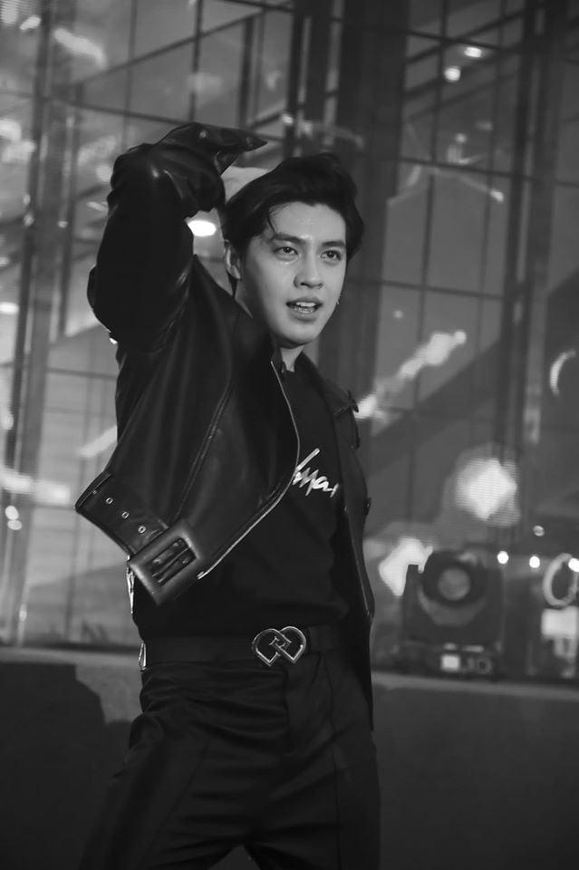 Đang hát cực căng thì đứt dây đàn, và cách Noo Phước Thịnh xử lý sự cố được khen thông minh xuất sắc-3