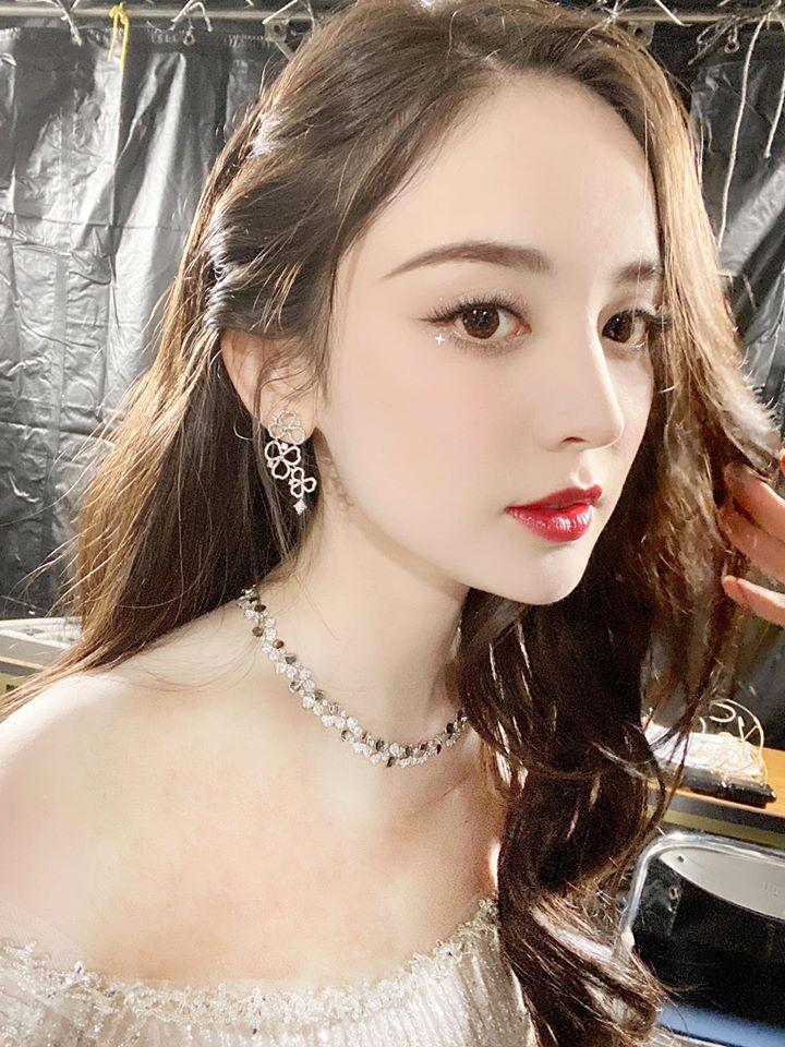 SAO MAKE OVER: Hóa trang trở lại hình tượng nam giới nhưng Hương Giang lại make up như mặt nhọ-10