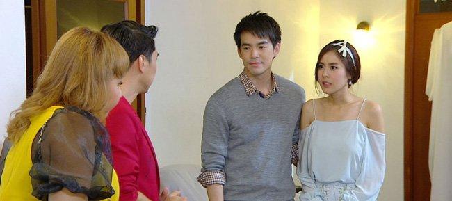 Mặc váy ngắn về nhà người yêu, vừa thấy mẹ anh trải chiếu tôi đã toát mồ hôi-2