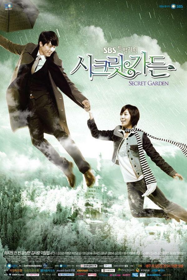 1. Secret Garden (2010)

Thể loại: Hài lãng mạn

Nội dung: Kim Joo Won (Hyun Bin) là một người đàn ông có vẻ ngoài hoàn hảo nhưng tính cách kiêu ngạo, trẻ con. Gil Ra Im (Ha Ji Won) là một diễn viên đóng thế. Mọi chuyện thay đổi sau chuyến dã ngoại khi Joo Won và Ra Im bỗng hoán đổi thân xác cho nhau.